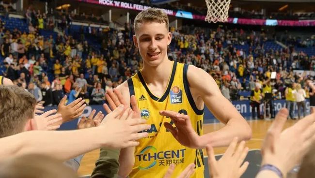 充满变数的 充满变数的