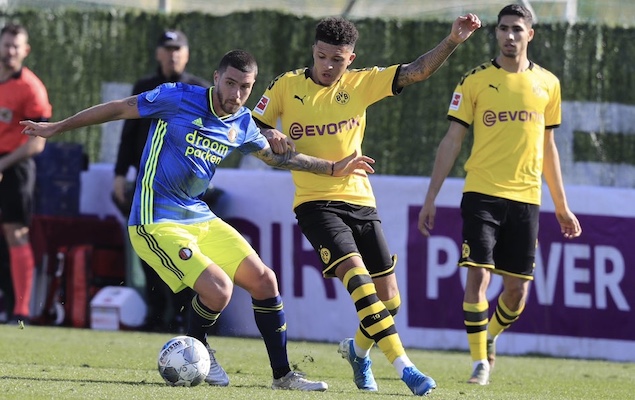 却落后于范 却落后于范